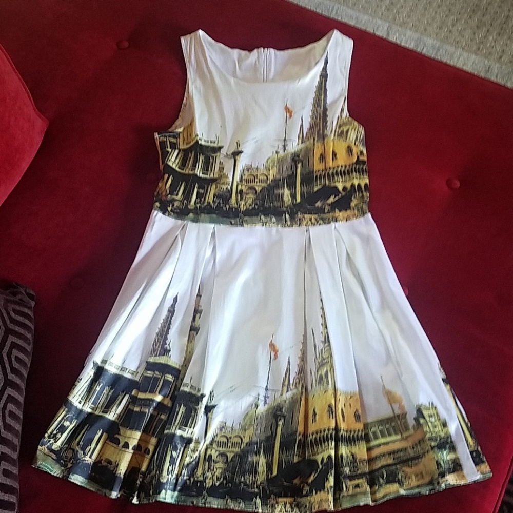 Stunning Satin Dress m/l